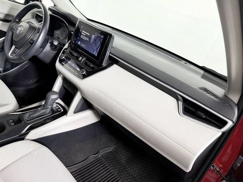 Used 2023 Toyota Corolla Cross LE w/ Moonroof Package AWD/4WD image 47