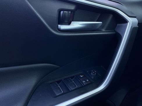 Used 2025 Toyota RAV4 XLE image 22