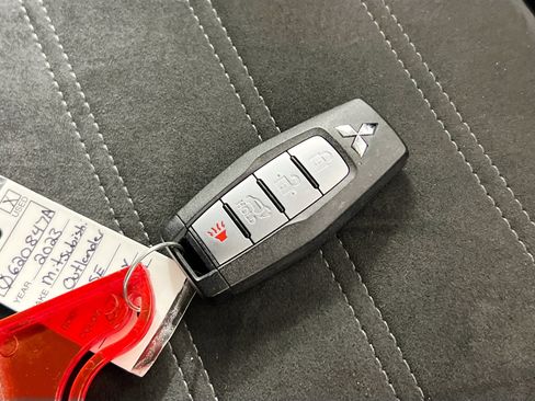 Used 2023 Mitsubishi Outlander SE image 35