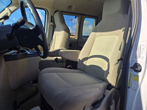 Used 2012 Ford E-350 and Econoline 350 XLT image 10
