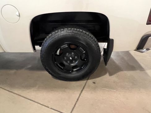 Used 2009 Chevrolet Silverado 1500 LTZ w/ White Diamond Edition AWD/4WD image 42