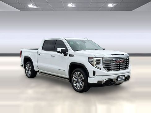 Used 2022 GMC Sierra 1500 Denali w/ Denali Reserve Package AWD/4WD image 7