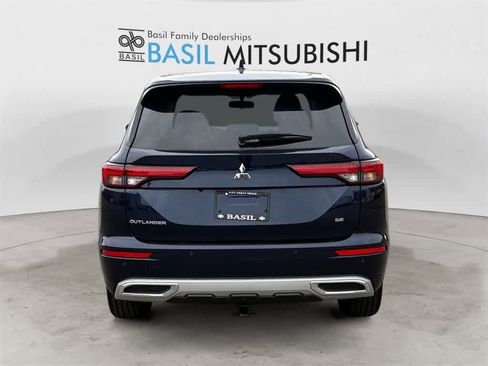 Used 2023 Mitsubishi Outlander SE image 4