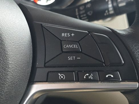 Used 2017 Nissan Rogue Sport SV image 33