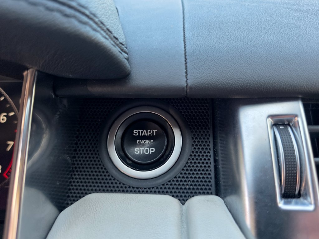 Used 2018 Land Rover Range Rover Sport SVR AWD/4WD image 12