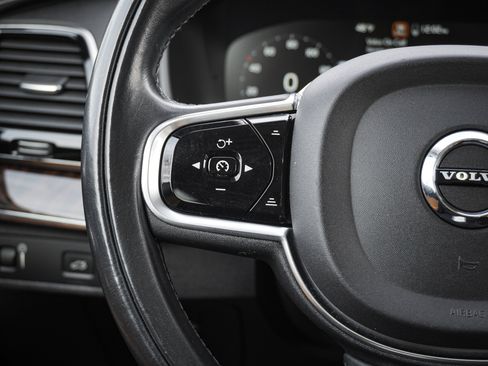 Used 2016 Volvo XC90 T6 Momentum w/ Protection Package Plus image 18