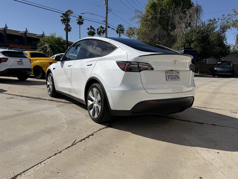 Used 2021 Tesla Model Y 2WD image 3
