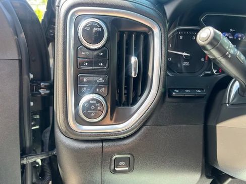 Used 2022 GMC Sierra 3500 Denali w/ Denali Ultimate Package AWD/4WD image 24