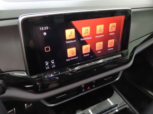 New 2026 Volkswagen Atlas Peak Edition AWD/4WD image 16