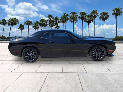 Used 2023 Dodge Challenger R/T w/ Plus Package image 9