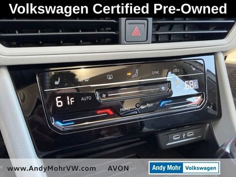 Used 2025 Volkswagen Jetta SE w/ Sunroof Package FWD image 24