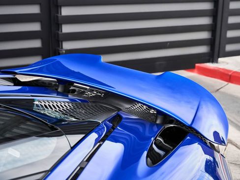 Used 2024 McLaren 750S RWD image 12