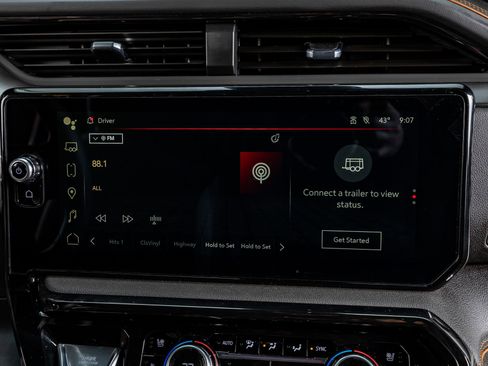 Used 2025 GMC Sierra 2500 AT4 w/ Technology Package image 25