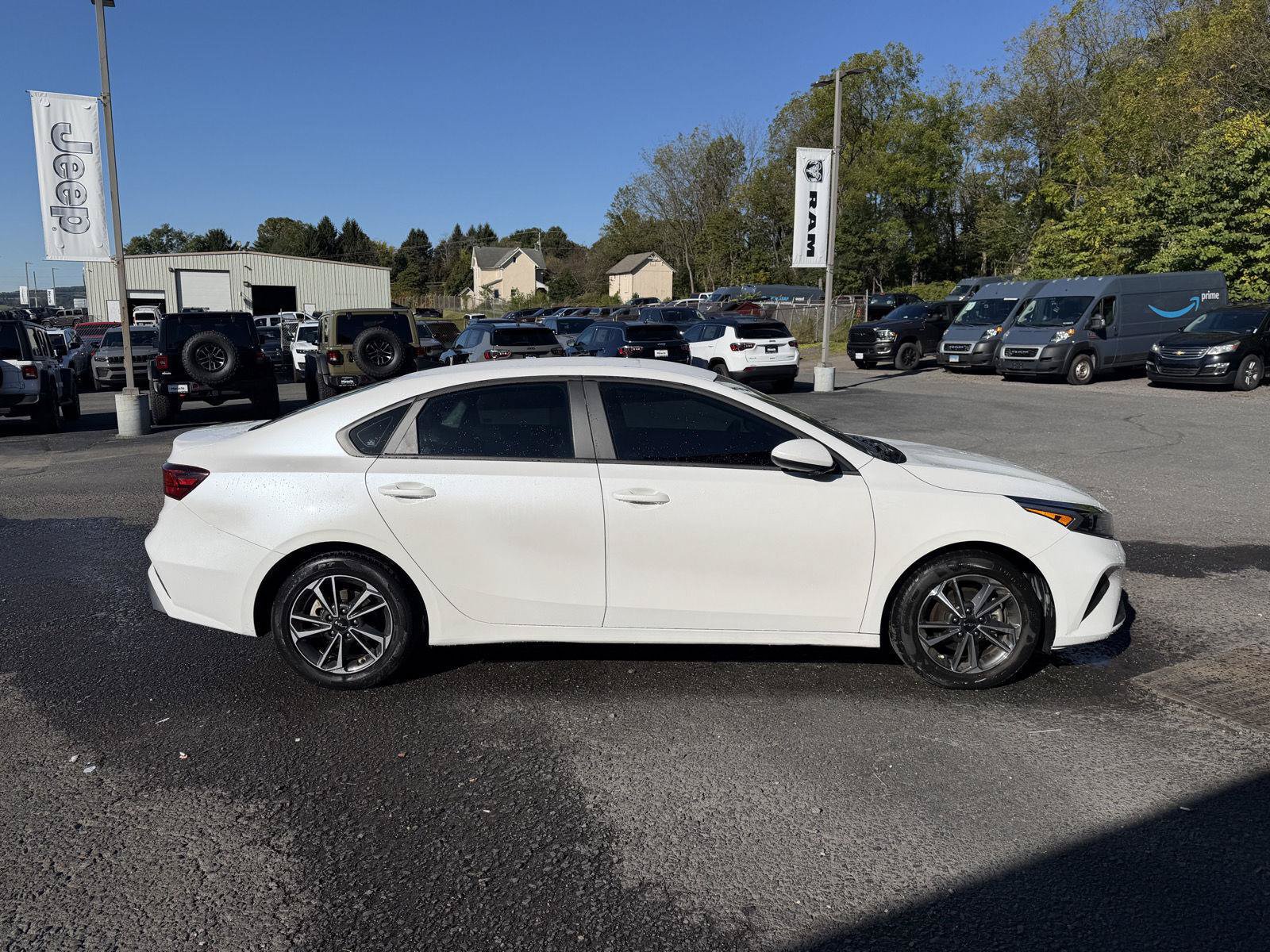 Used 2024 Kia Forte LXS FWD image 2