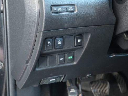 Used 2020 Nissan Rogue S FWD image 7