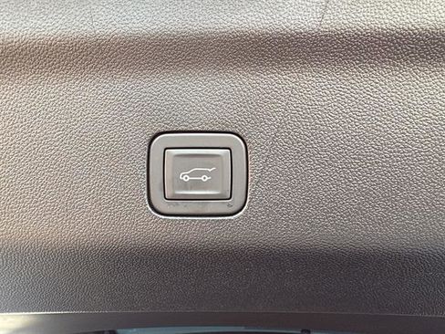 New 2025 Chevrolet Suburban Premier w/ Sun And Tow Package image 15