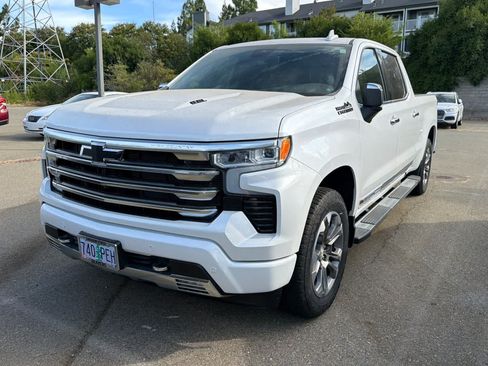 Used 2023 Chevrolet Silverado 1500 High Country w/ Max Trailering Package AWD/4WD image 1