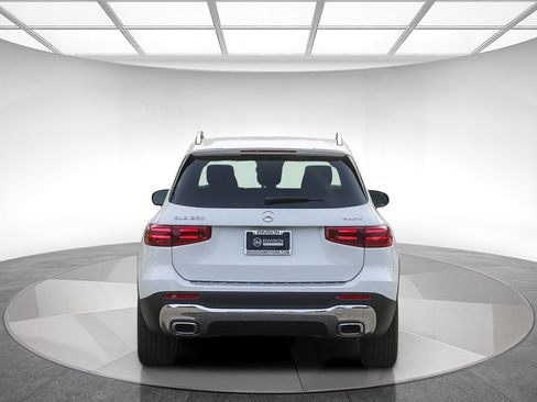 New 2026 Mercedes-Benz GLB 250 4MATIC image 3