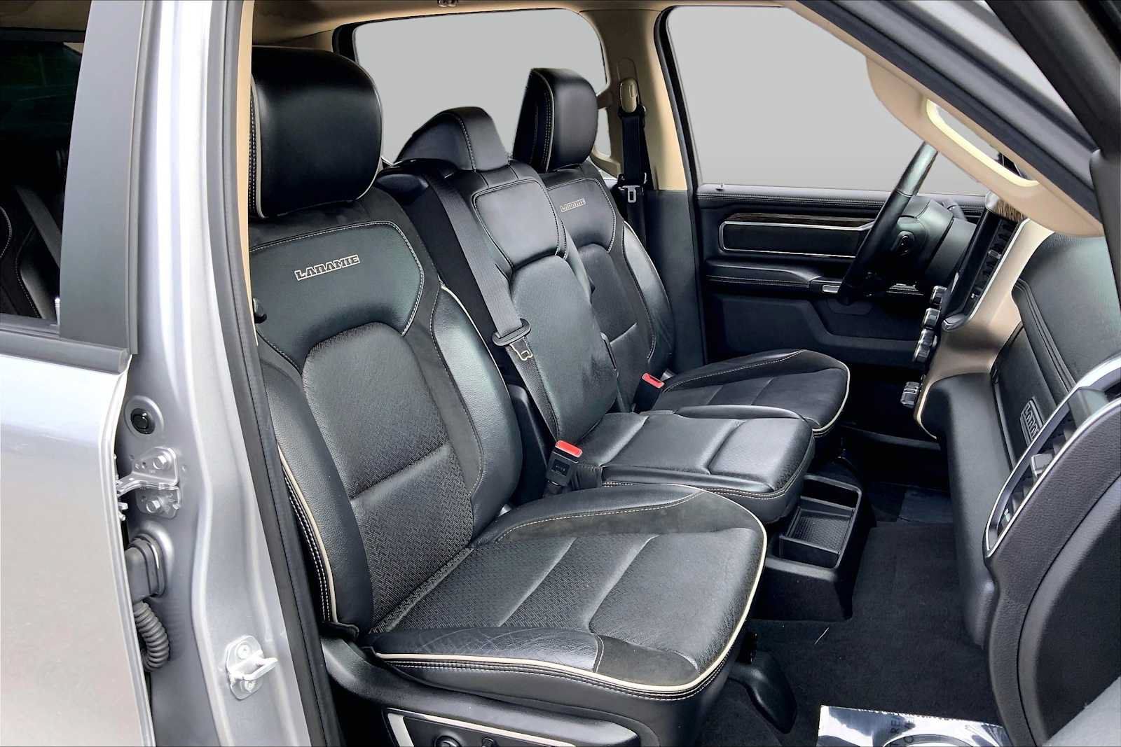 Used 2019 RAM 1500 Laramie AWD/4WD image 7