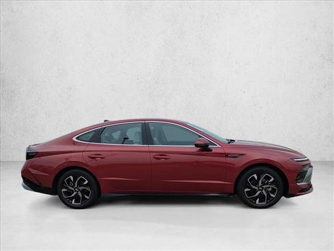 Used 2025 Hyundai Sonata SEL FWD image 4