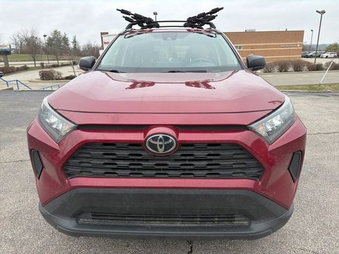 Used 2019 Toyota RAV4 LE image 2