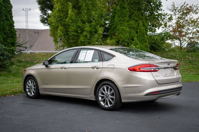 Used 2017 Ford Fusion SE FWD image 7
