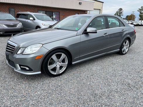 Used 2011 Mercedes-Benz E 350 Sedan image 2