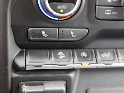 Used 2020 Chevrolet Silverado 1500 RST w/ All-Star Edition image 32