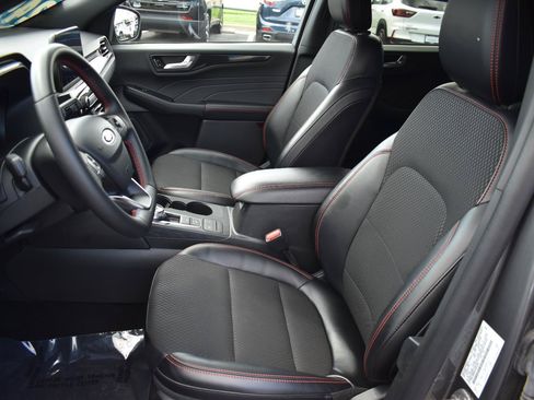 Used 2025 Ford Escape ST-Line AWD/4WD image 25