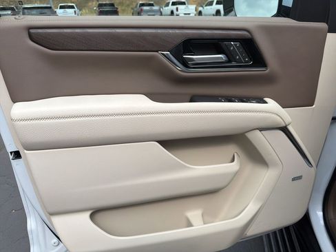 New 2026 GMC Yukon Denali image 7