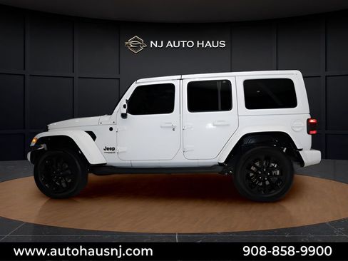 Used 2021 Jeep Wrangler Unlimited Sahara image 4