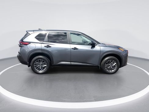 Used 2023 Nissan Rogue S image 9