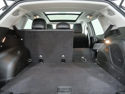 Used 2022 Jeep Compass Latitude w/ Sun and Sound Group image 27