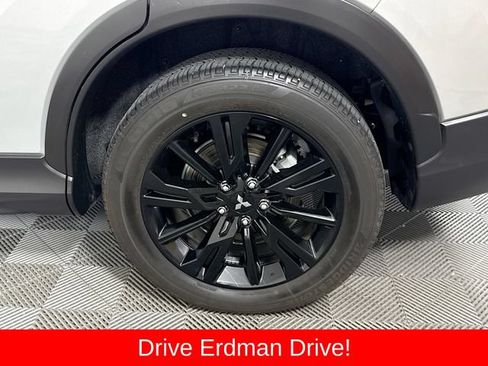 Used 2024 Mitsubishi Eclipse Cross LE AWD/4WD image 4