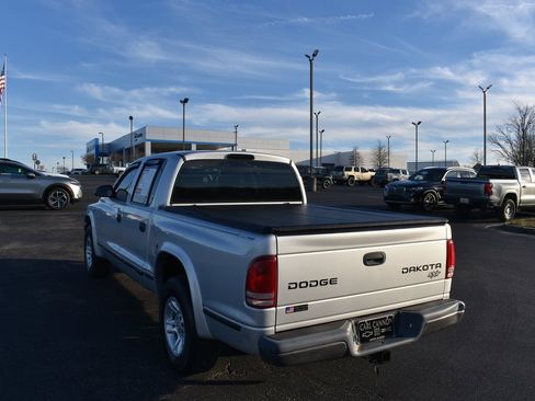 Used 2004 Dodge Dakota Sport w/ Deluxe Convenience Group image 4