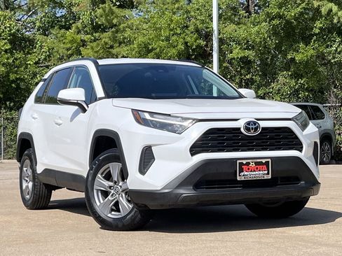 Used 2024 Toyota RAV4 XLE FWD image 2
