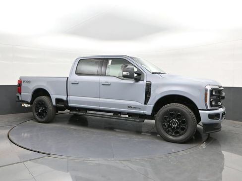 New 2026 Ford F250 Lariat w/ Black Appearance Package AWD/4WD image 17