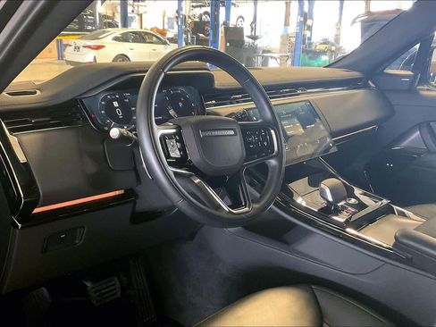 Used 2025 Land Rover Range Rover Sport SE AWD/4WD image 16