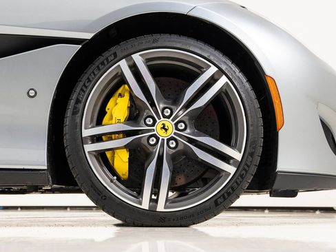 Certified 2019 Ferrari Portofino RWD image 23