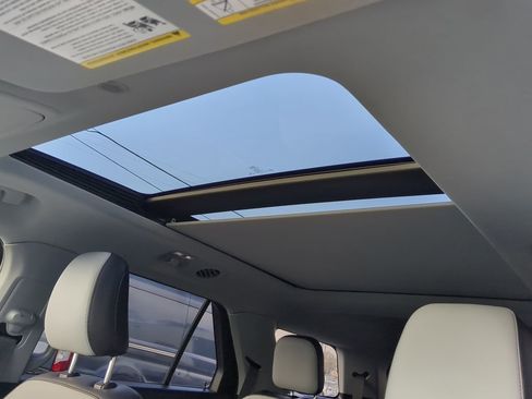 Certified 2021 Ford Explorer XLT w/ Equipment Group 202A image 18