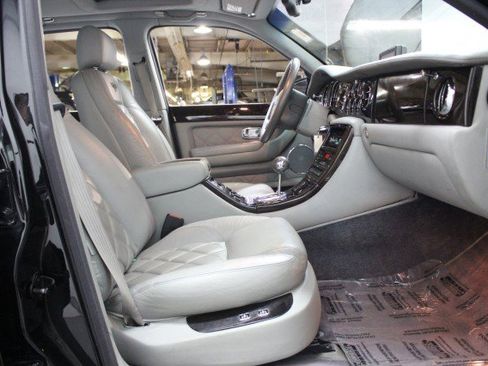 Used 2002 Bentley Arnage T image 26