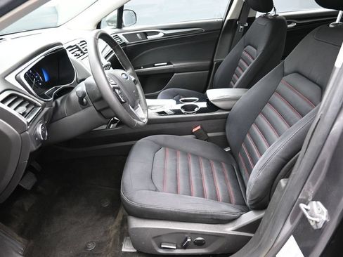 Used 2013 Ford Fusion SE FWD image 19