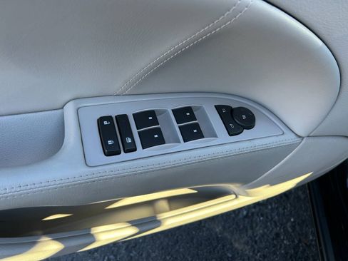 Used 2009 Buick Lucerne CX FWD image 16