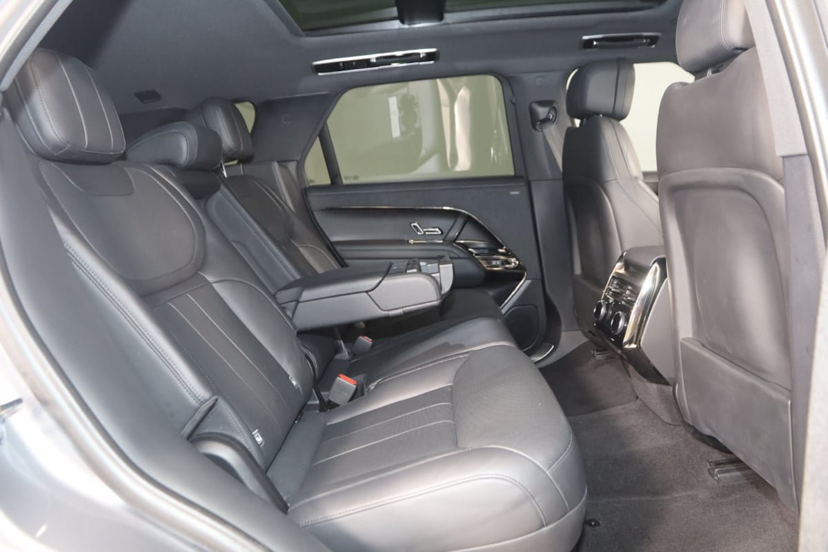 Used 2023 Land Rover Range Rover Sport SE AWD/4WD image 15