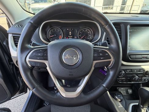 Used 2014 Jeep Cherokee Latitude AWD/4WD image 13