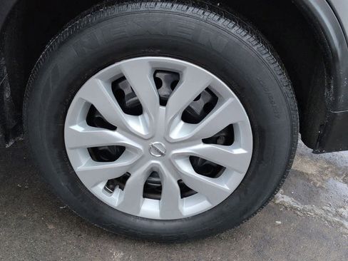 Used 2020 Nissan Rogue S image 12