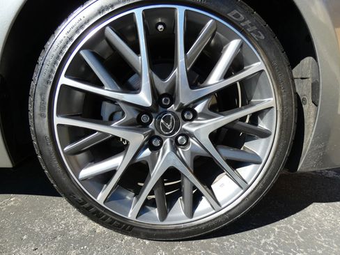 Used 2017 Lexus RC 200t image 22