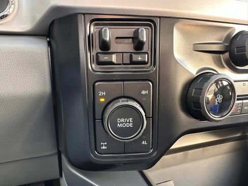 New 2026 Ford F250 XLT w/ XLT Premium Package AWD/4WD image 39