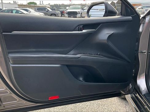 Used 2022 Toyota Camry SE FWD image 18