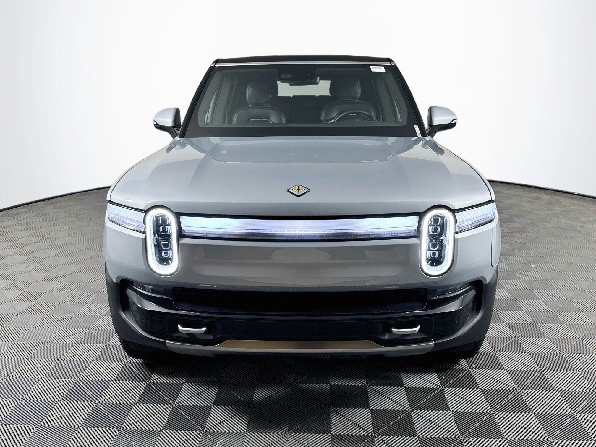 Used 2026 Rivian R1S Adventure Dual AWD/4WD image 2